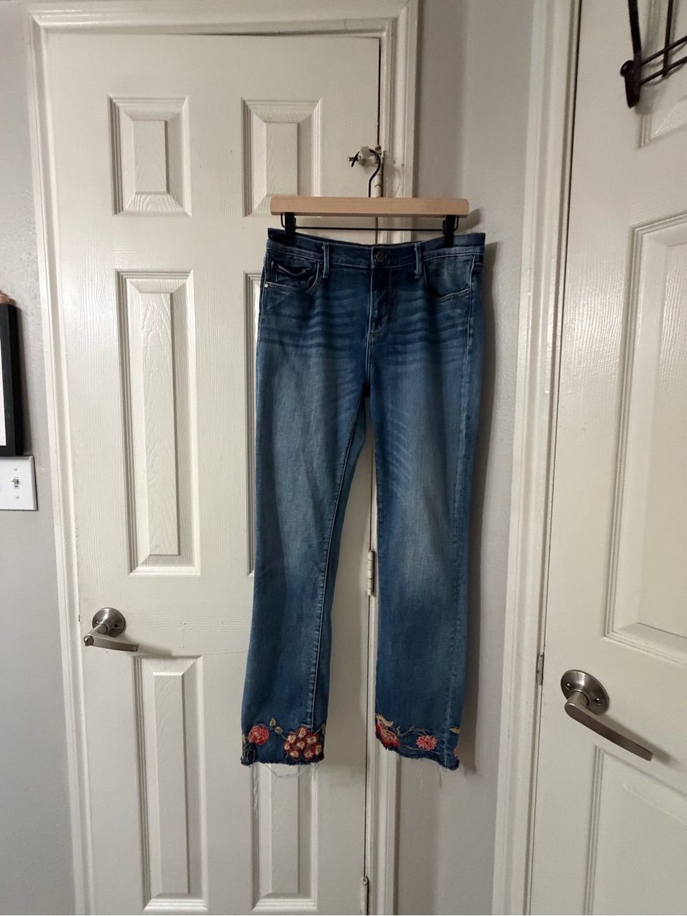 Driftwood Colette Floral Embroidered Straight Leg Jeans Light Wash 30